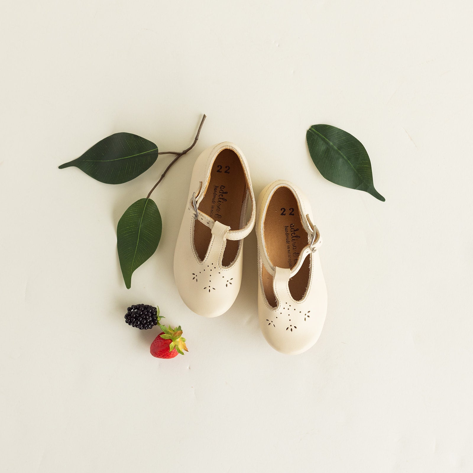 Cream Catarina Mary Jane {Children&#39;s Leather Shoes}