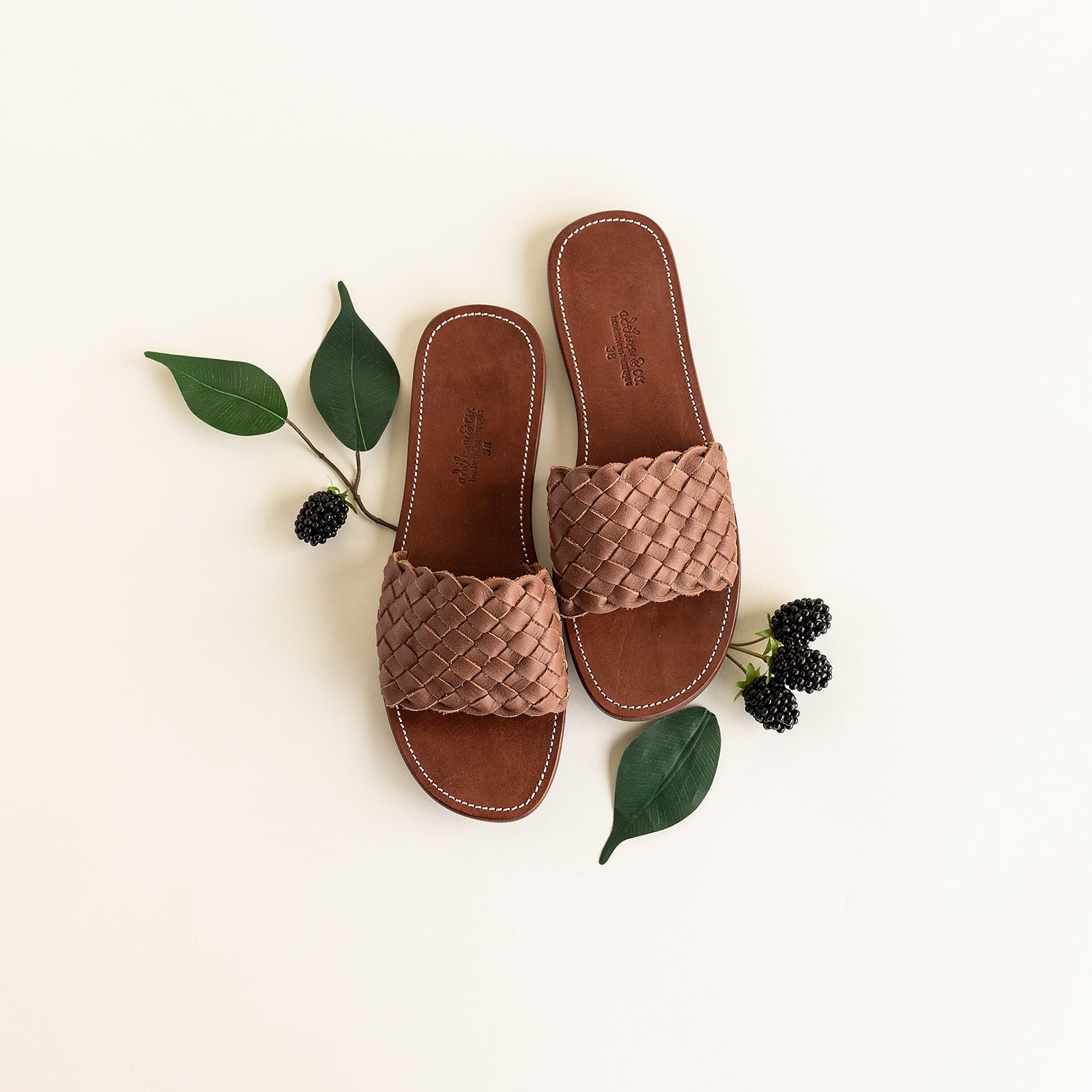 Espresso Trenza {Women&#39;s Leather Sandals}