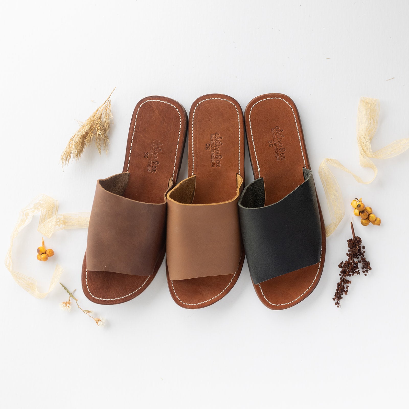 SECONDS Verano Slide {Women&#39;s Leather Sandals}