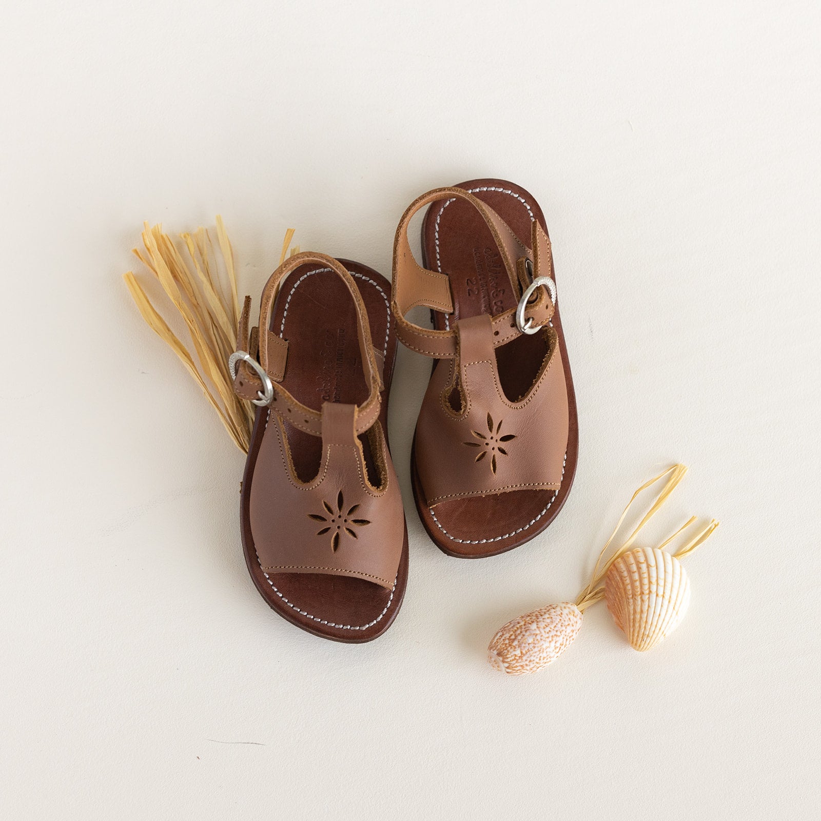 SECONDS Estrella {Children&#39;s Leather Sandals}