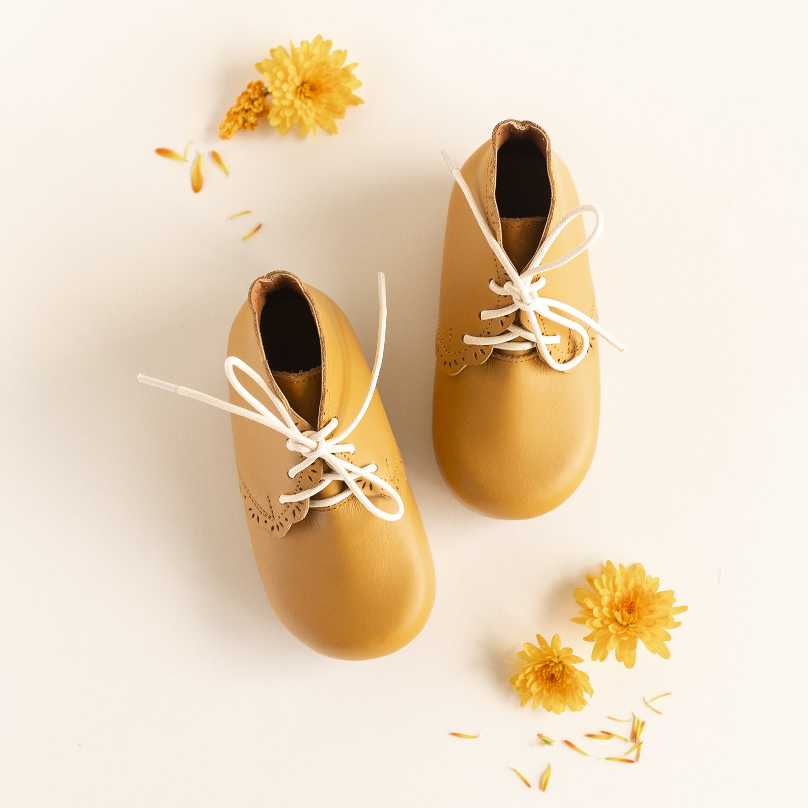 Adelisa &amp; Co mustard yellow leather Primavera shoes for girls. 